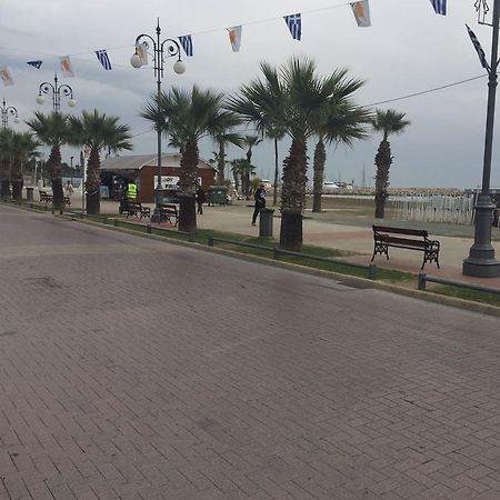 Nautilus Tourist Apartments Larnaca Bagian luar foto