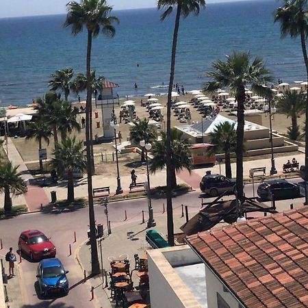 Nautilus Tourist Apartments Larnaca Bagian luar foto